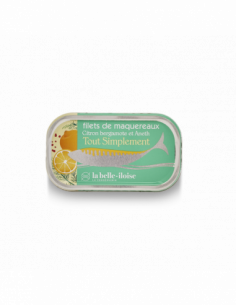 Mackerel fillets and sauce with notes of lemon bergamot and dill